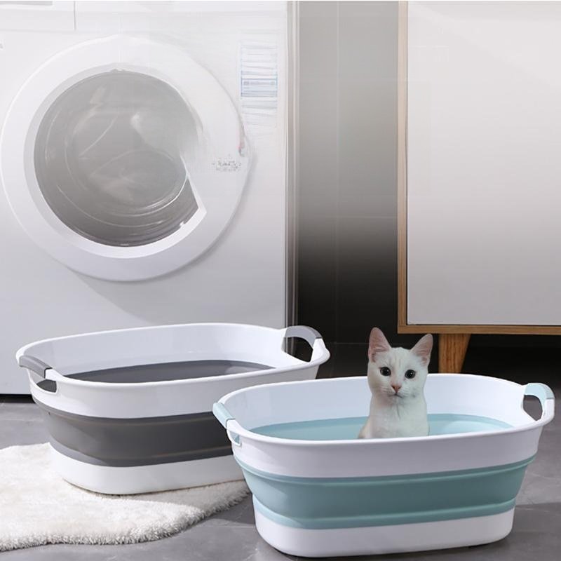 Space-saving dog bathing basin for small breeds